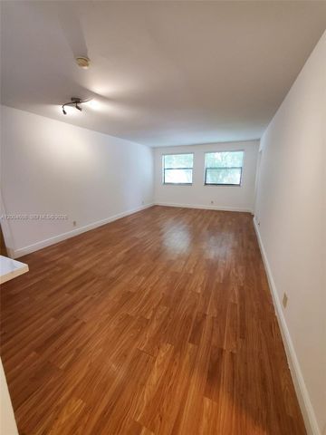 8100 Geneva Ct 437, Doral, FL 33166