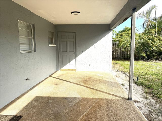 3728 Dunes Rd, Palm Beach Gardens, FL 33410