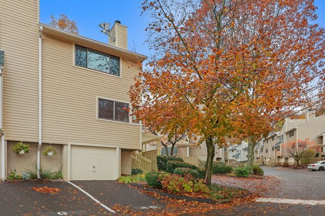 46 Sunrise Hill Road 46, Norwalk, CT 06851