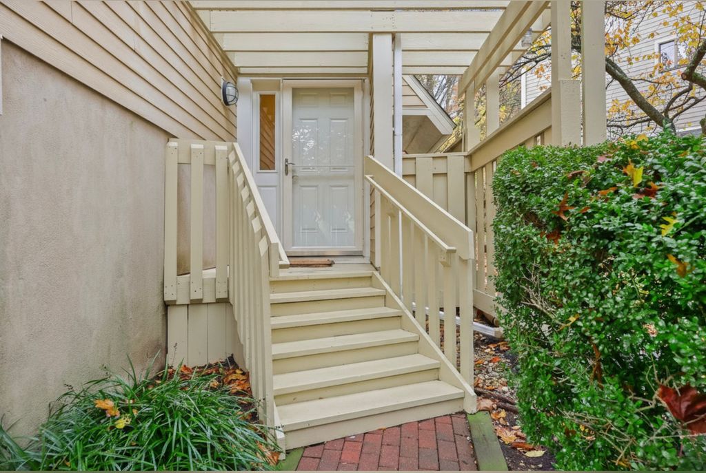 46 Sunrise Hill Road 46, Norwalk, CT 06851