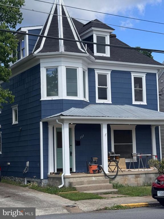731 S RALEIGH ST, Martinsburg, WV 25401