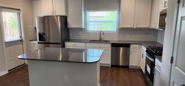 1033 Legend Milton LN 148, Austin, TX 78748