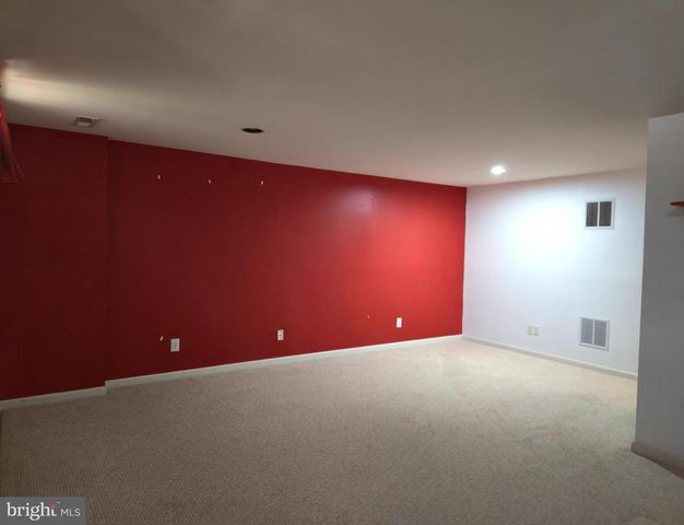 157 DARLING ST, Newark, DE 19702