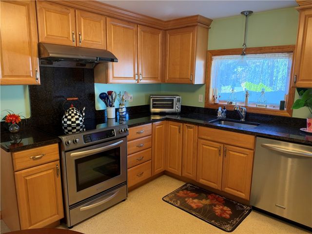 67 Longview Drive, Cranston, RI 02920