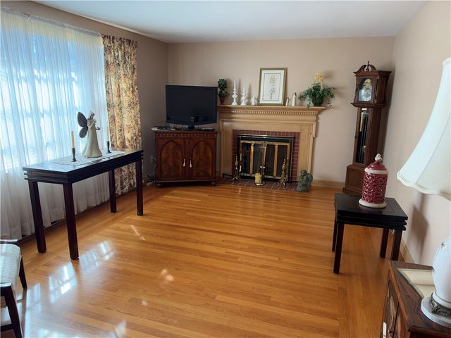 67 Longview Drive, Cranston, RI 02920