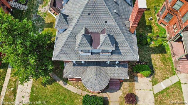 255 E Ferry Street, Detroit, MI 48202
