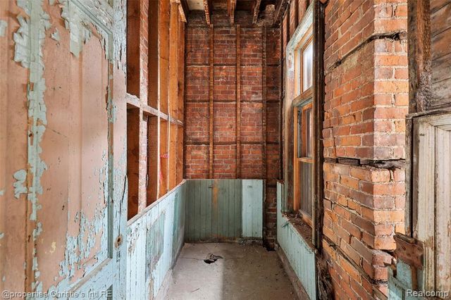 255 E Ferry Street, Detroit, MI 48202