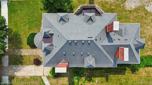 255 E Ferry Street, Detroit, MI 48202