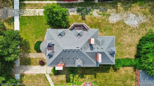 255 E Ferry Street, Detroit, MI 48202