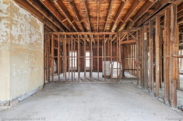 255 E Ferry Street, Detroit, MI 48202