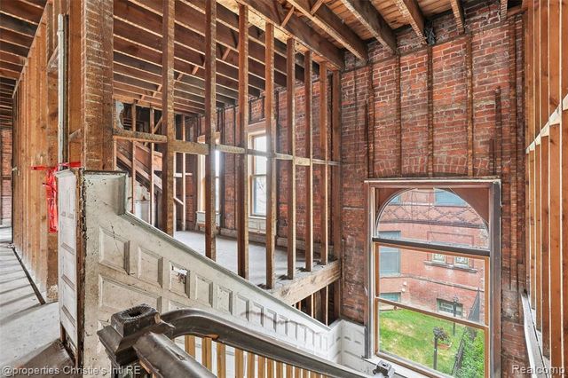255 E Ferry Street, Detroit, MI 48202