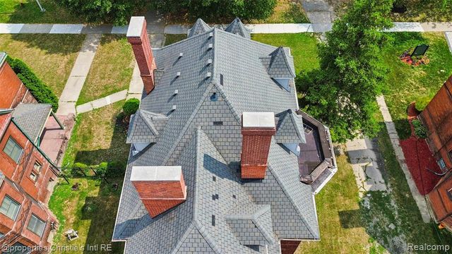 255 E Ferry Street, Detroit, MI 48202