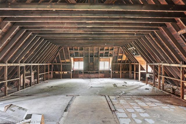 255 E Ferry Street, Detroit, MI 48202