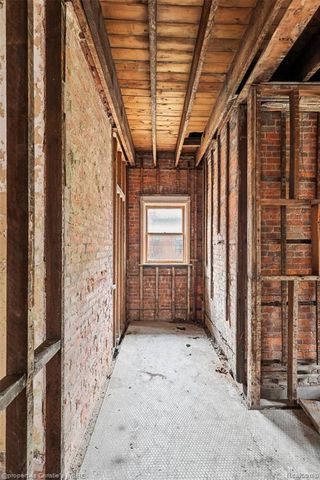 255 E Ferry Street, Detroit, MI 48202