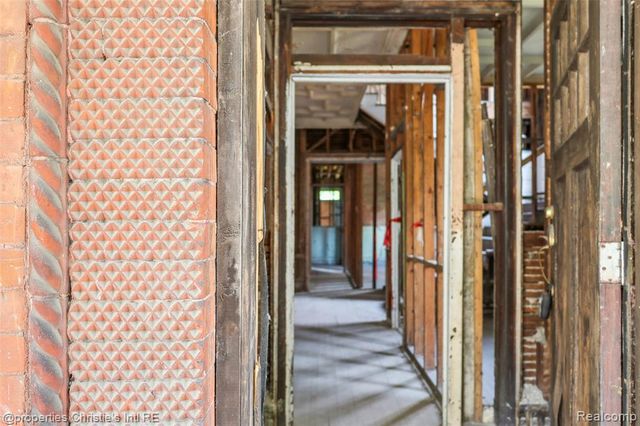 255 E Ferry Street, Detroit, MI 48202