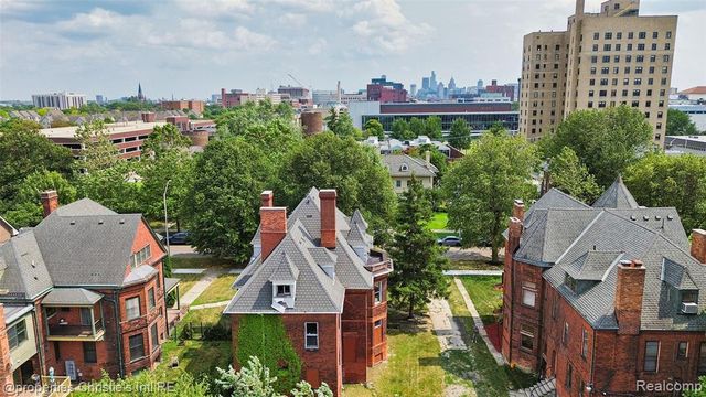 255 E Ferry Street, Detroit, MI 48202