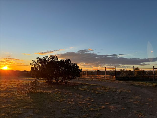 50 Cattle Drive, Lamy, NM 87540