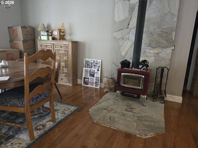 16817 NONPAREIL Rd, Sutherlin, OR 97479