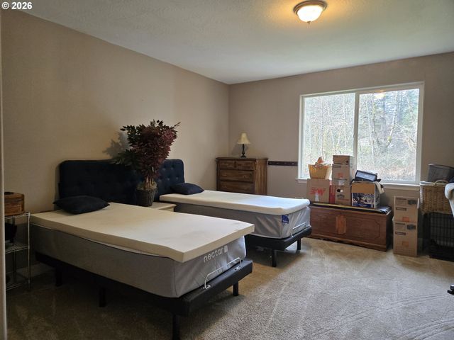 16817 NONPAREIL Rd, Sutherlin, OR 97479