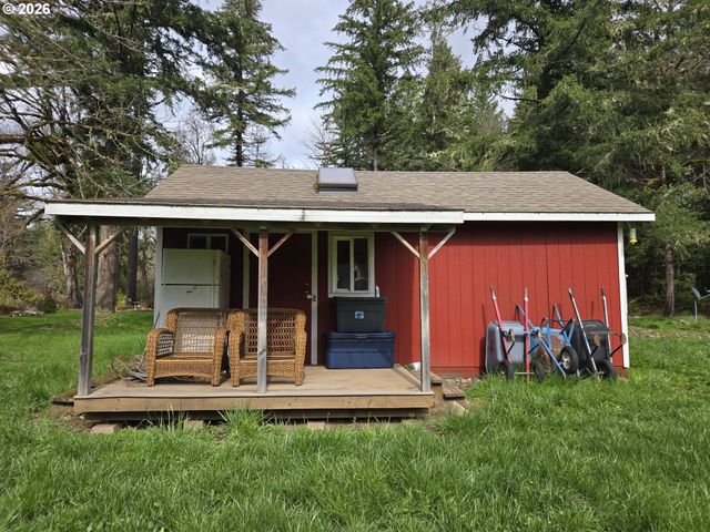 16817 NONPAREIL Rd, Sutherlin, OR 97479