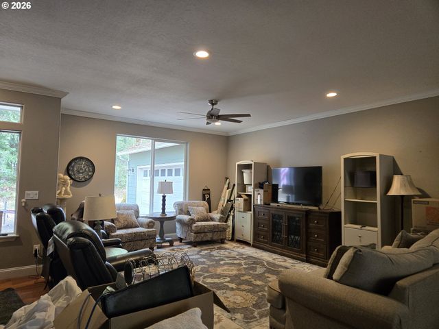 16817 NONPAREIL Rd, Sutherlin, OR 97479