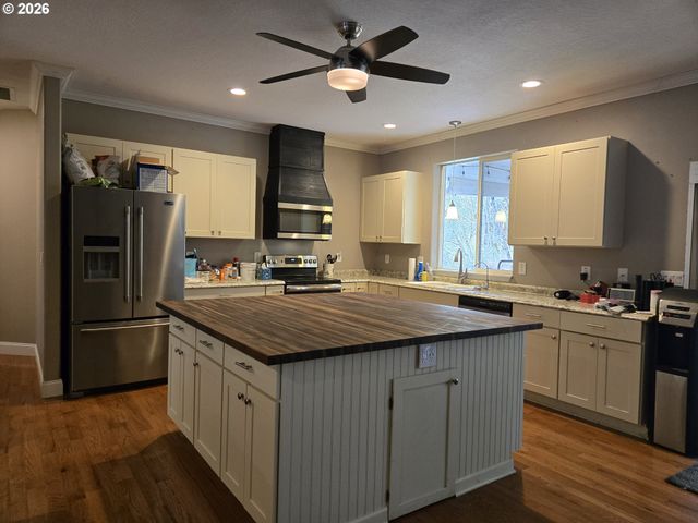 16817 NONPAREIL Rd, Sutherlin, OR 97479