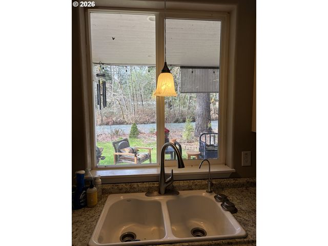 16817 NONPAREIL Rd, Sutherlin, OR 97479