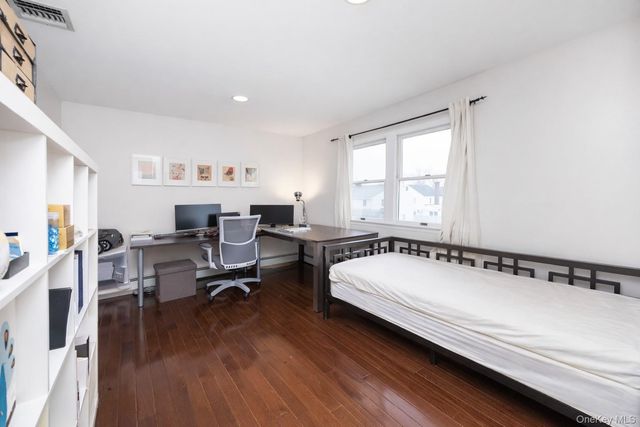 74 Bedford Avenue, New Hyde Park, NY 11040