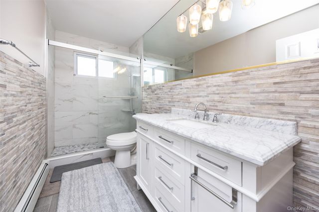 74 Bedford Avenue, New Hyde Park, NY 11040