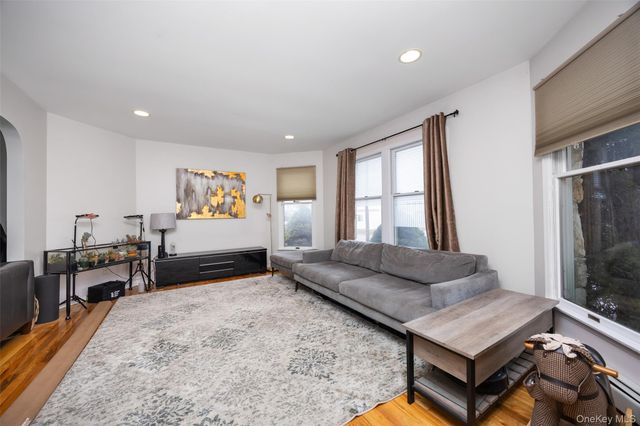 74 Bedford Avenue, New Hyde Park, NY 11040