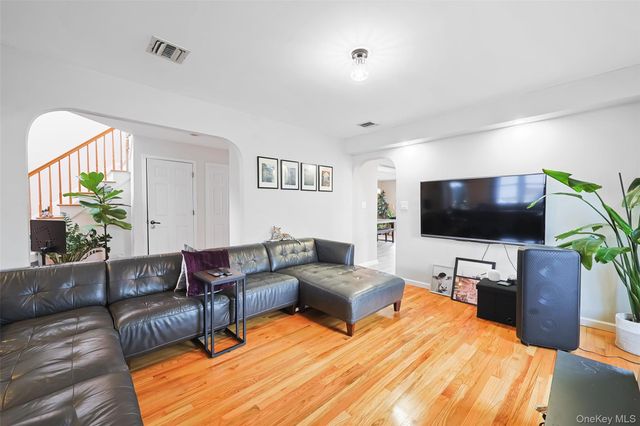 74 Bedford Avenue, New Hyde Park, NY 11040