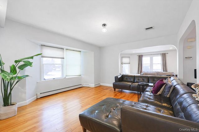 74 Bedford Avenue, New Hyde Park, NY 11040