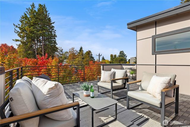 6540 A Latona Avenue NE, Seattle, WA 98115