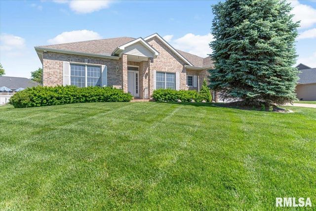 114 HEATHERSTONE Drive, Chatham, IL 62629