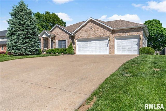 114 HEATHERSTONE Drive, Chatham, IL 62629