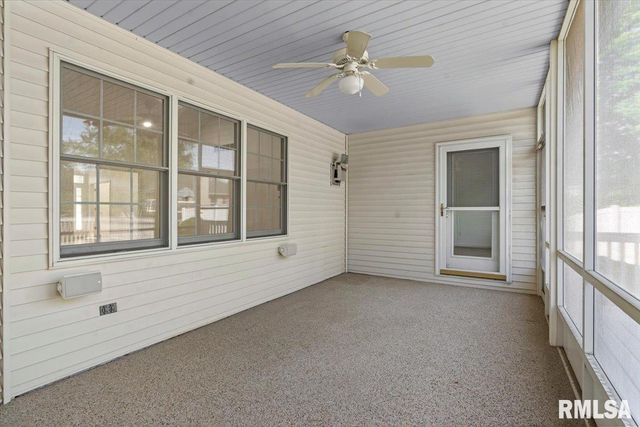 114 HEATHERSTONE Drive, Chatham, IL 62629