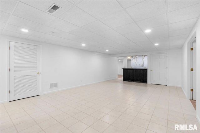 114 HEATHERSTONE Drive, Chatham, IL 62629