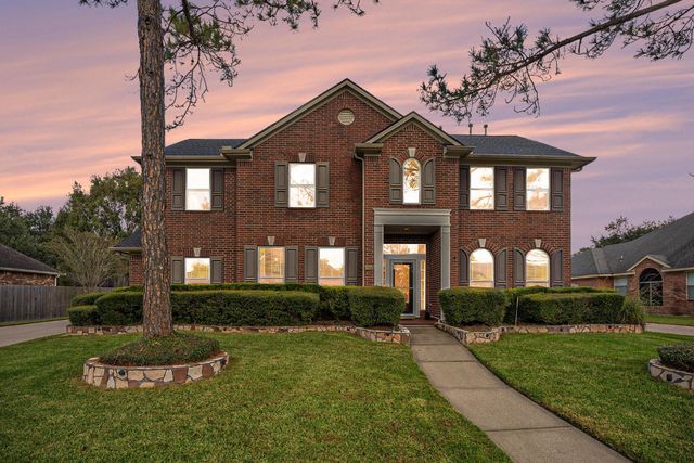 1412 Cambridge Drive, Friendswood, TX 77546