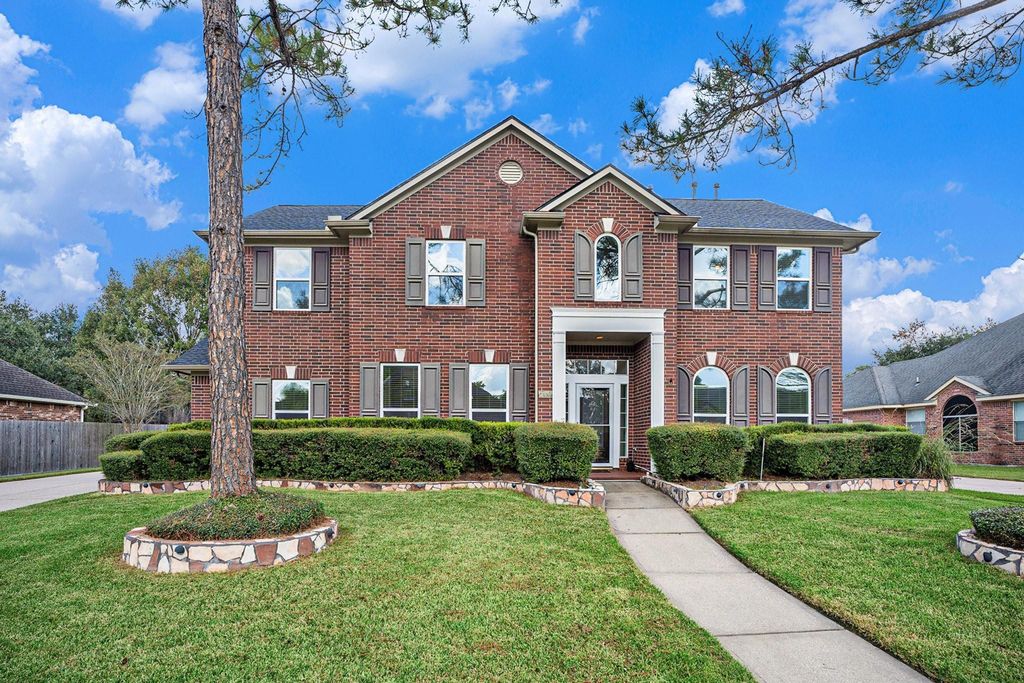 1412 Cambridge Drive, Friendswood, TX 77546