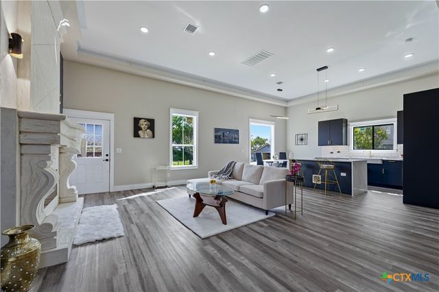 131 Friendlywood Drive, Canyon Lake, TX 78133