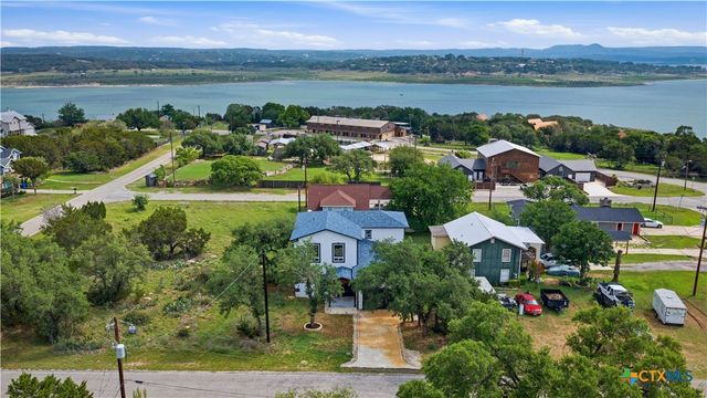 131 Friendlywood Drive, Canyon Lake, TX 78133