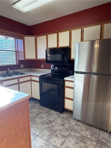 460 N Garrett Street D, Siloam Springs, AR 72761