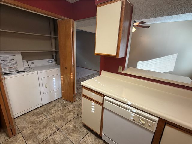 460 N Garrett Street D, Siloam Springs, AR 72761