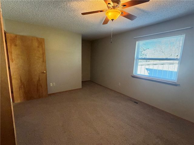 460 N Garrett Street D, Siloam Springs, AR 72761