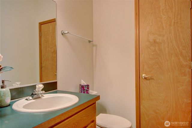 170 NW 13th Court, Oak Harbor, WA 98277