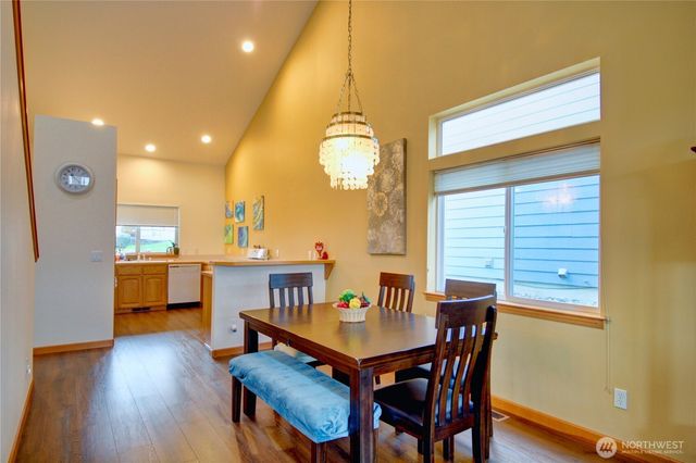 170 NW 13th Court, Oak Harbor, WA 98277