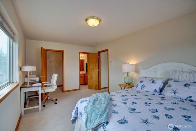 170 NW 13th Court, Oak Harbor, WA 98277