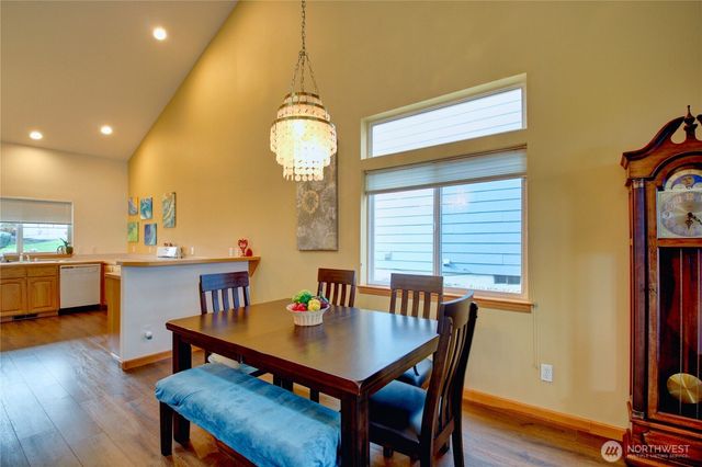 170 NW 13th Court, Oak Harbor, WA 98277