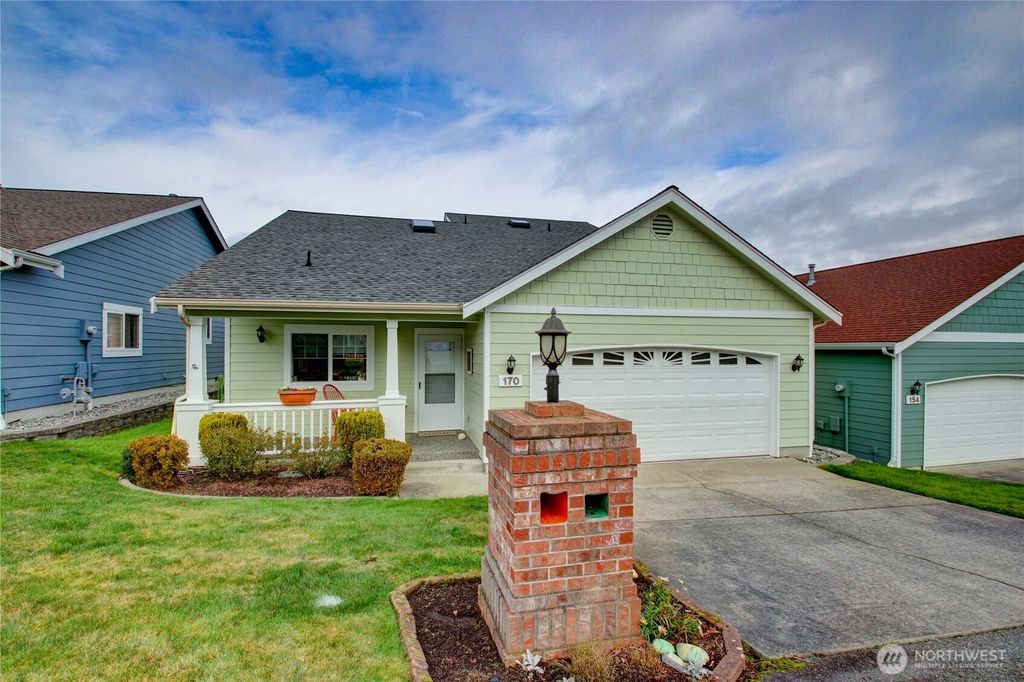 170 NW 13th Court, Oak Harbor, WA 98277
