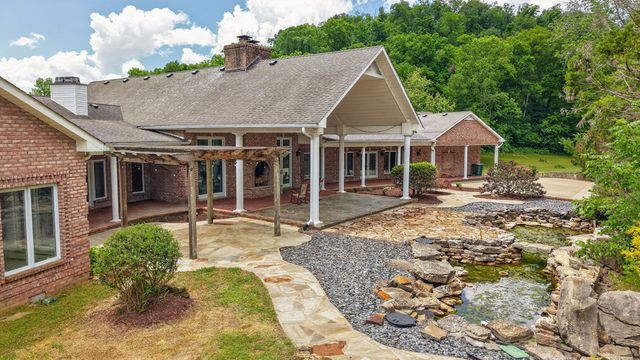 395B Allen Rd, Goodlettsville, TN 37072